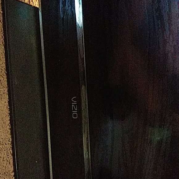 32" Vizio TV - Picture 2 of 2